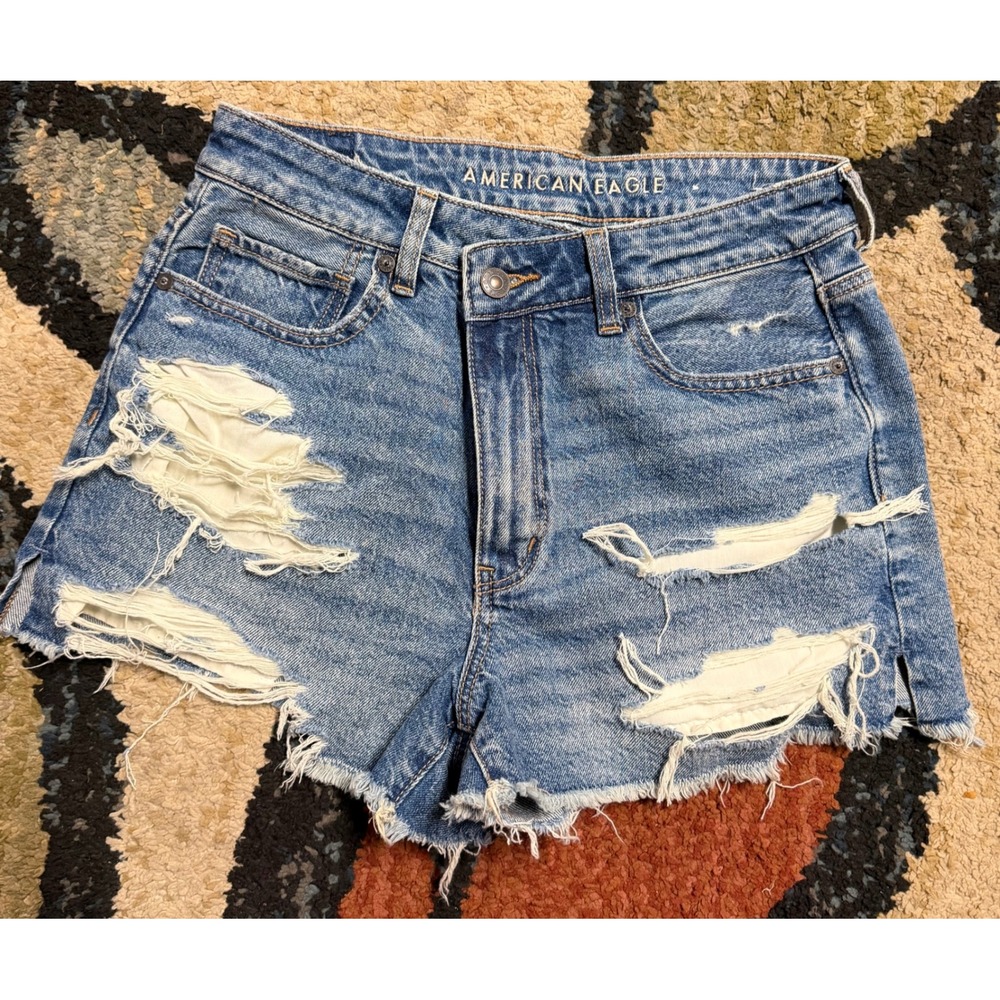 American Eagle Strigid Mom Shorts Womens 6 Distressed Denim High Waisted Ripped